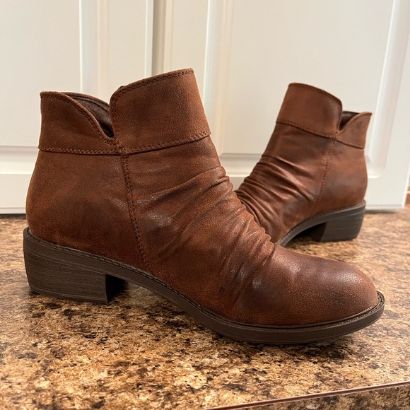 BareTraps brown bootie- Size 7M - Picture 4 of 9